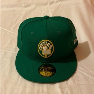 💯🔥Authentic Fitted NBA Boston Celtics Cap